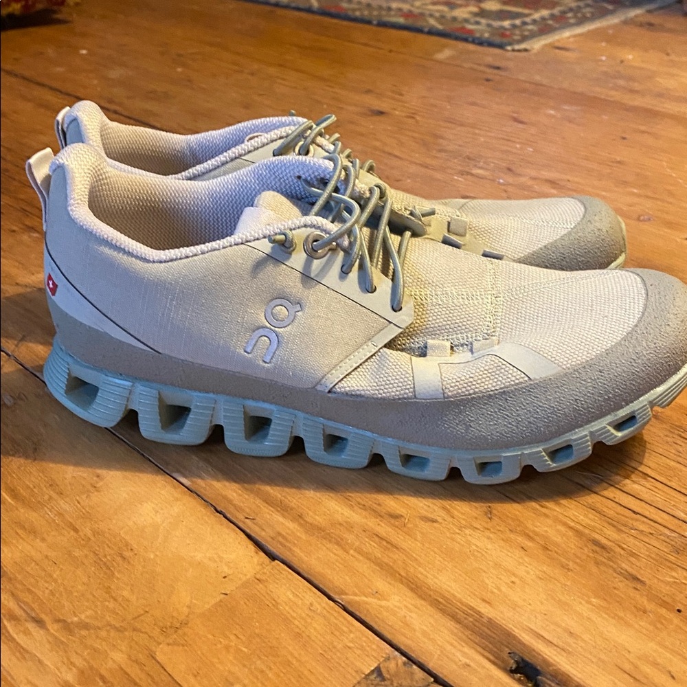 On Running Light Green Cloud Dip Sneakers W7.5